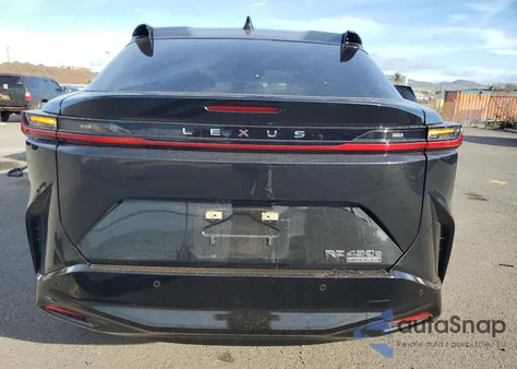 2024 Lexus Rz 450E z USA, uszkodzony, nr VIN JTJAAAABXRA025371